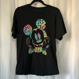 Disney Tee with pastel quote outline of Mickey sz:m